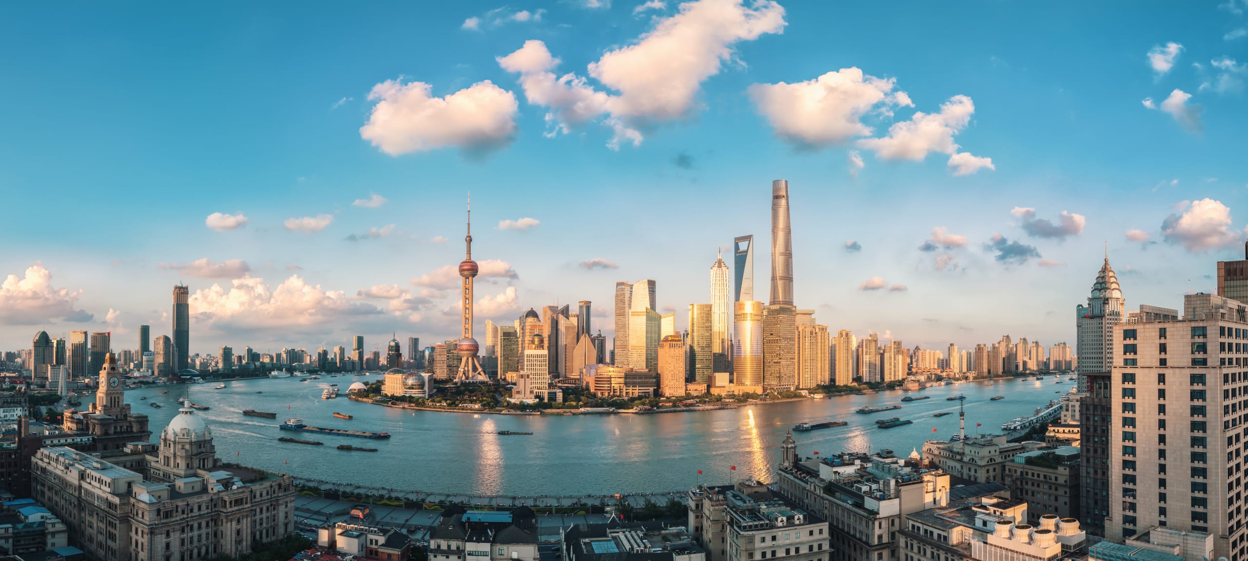 Skyline di Shanghai all’alba