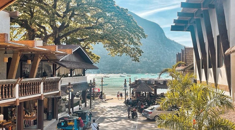 townsquare-el-nido.jpg